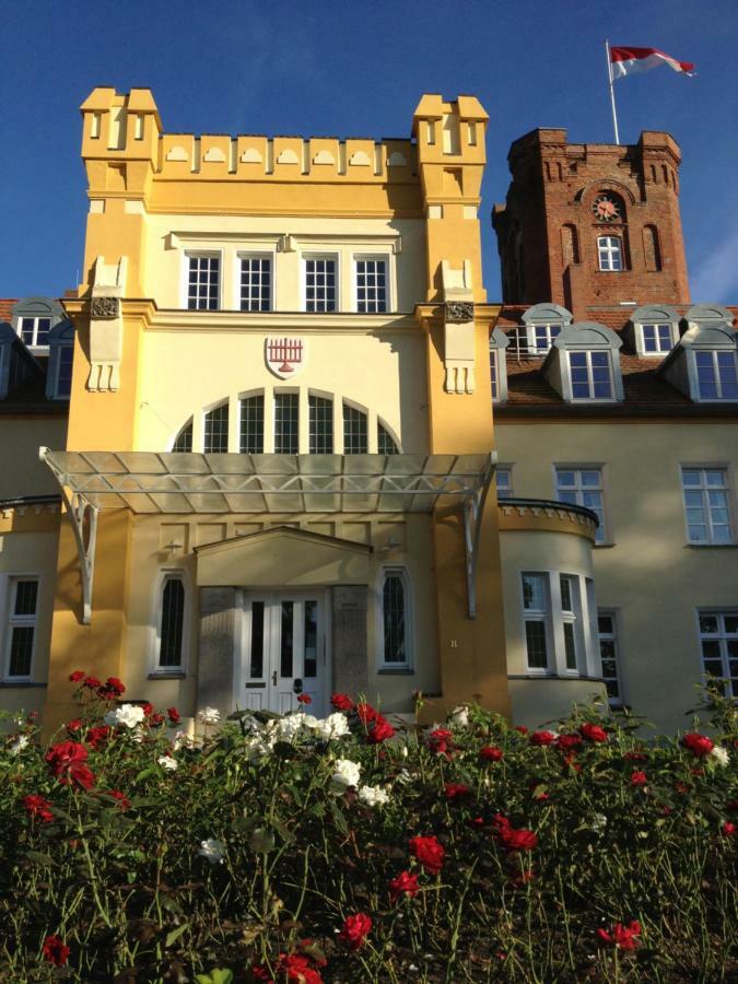 Schloss Lelkendorf - Fewo Parkblick Esterno foto